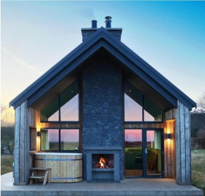 Coastal Eco-Lodge with hottub Charleton Estate